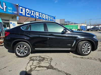 BMW X6 2017, 127000 км, за 18169.8 USD