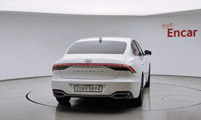 Hyundai Grandeur 2022, 135225 км, за 12026.26 USD