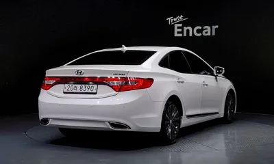 Hyundai Grandeur 2014, 155784 км, за 3216.49 USD