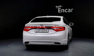 Hyundai Grandeur 2014, 155784 км, за 3216.49 USD