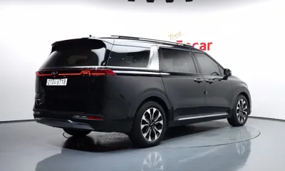 Kia Canival 2023, 102881 км, за 16280.14 USD
