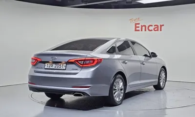 Hyundai Sonata 2015, 83209 км, за 5754.96 USD