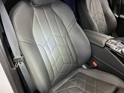 BMW 5-Series 2025, 10200 км, за 39654.15 USD - фото 6