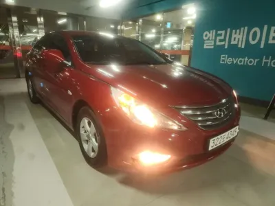 Hyundai Sonata 2012, 150852 км, за 3150.85 USD