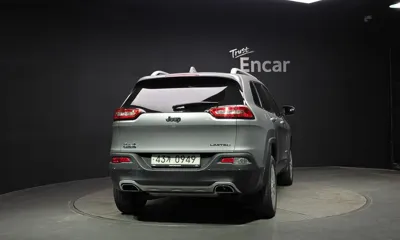 Jeep Cherokee 2015, 161956 км, за 3900.41 USD