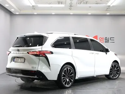 Toyota Sienna 2023, 33945 км, за 32461.65 USD