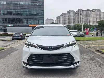 Toyota Sienna 2023, 91000 км, за 28957.65 USD