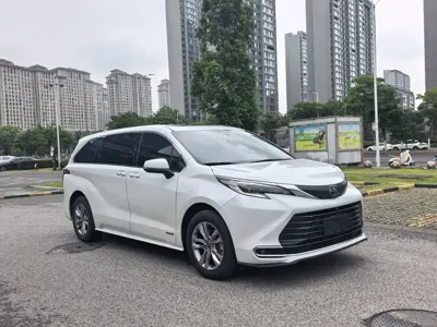 Toyota Sienna 2023, 91000 км, за 28957.65 USD