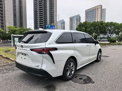 Toyota Sienna 2023, 91000 км, за 28875.78 USD - фото 9