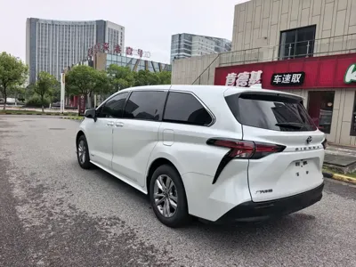Toyota Sienna 2023, 91000 км, за 28875.78 USD - фото 10