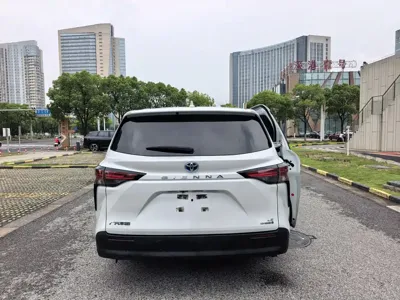 Toyota Sienna 2023, 91000 км, за 28875.78 USD - фото 11
