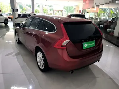 Volvo V60 2014, 136200 км, за 5820.03 USD
