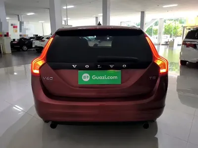 Volvo V60 2014, 136200 км, за 5767.7 USD - фото 6