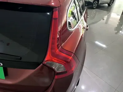 Volvo V60 2014, 136200 км, за 5767.7 USD - фото 8
