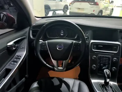 Volvo V60 2014, 136200 км, за 5767.7 USD - фото 11