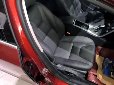 Volvo V60 2014, 136200 км, за 5767.7 USD - фото 25