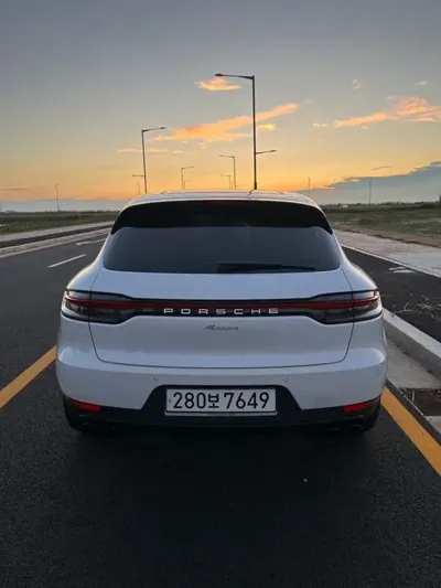 Porsche Macan 2019, 56120 км, за 30852.04 USD