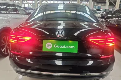 Volkswagen Passat 2017, 153900 км, за 10472 USD
