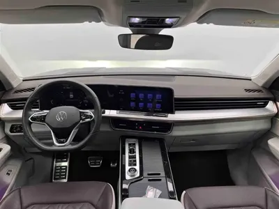 Volkswagen Tavendor 2023, 2200 км, за 27298.44 USD