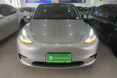 Tesla Model Y 2022, 62100 км, за 26764 USD
