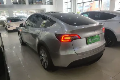 Tesla Model Y 2022, 62100 км, за 26764 USD
