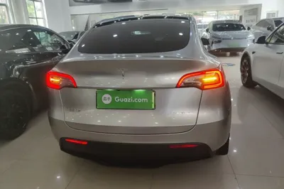 Tesla Model Y 2022, 62100 км, за 26764 USD