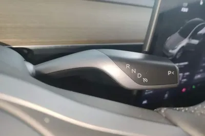 Tesla Model Y 2022, 62100 км, за 26764 USD - фото 16