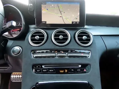 Mercedes-Benz C-Class 2018, 36869 км, за 21221.58 USD - фото 14
