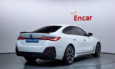 BMW i4 2023, 67743 км, за 30878.23 USD - фото 2