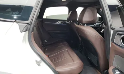 BMW i4 2023, 67743 км, за 30878.23 USD - фото 12