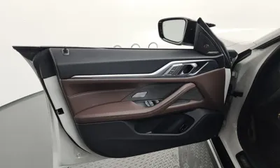 BMW i4 2023, 67743 км, за 30878.23 USD - фото 24