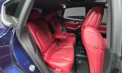 Maserati Levante 2019, 80903 км, за 19090.16 USD - фото 19