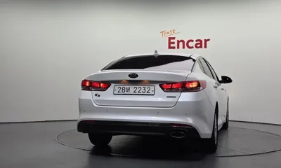 Kia K5 2016, 186569 км, за 3380.35 USD
