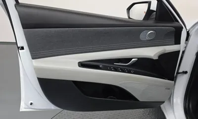 Hyundai Avante 2022, 34517 км, за 14832.18 USD - фото 24