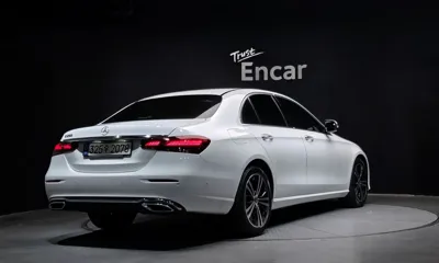 Mercedes-Benz E-Class 2021, 40108 км, за 20145.36 USD