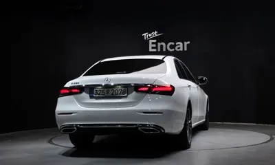 Mercedes-Benz E-Class 2021, 40108 км, за 20145.36 USD