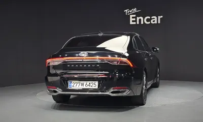 Hyundai Grandeur 2022, 164084 км, за 9765.48 USD