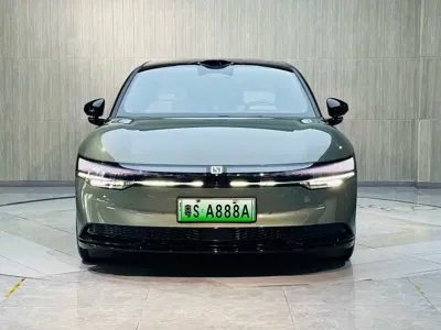 Zeekr 007 2024, 13000 км, за 23545.34 USD