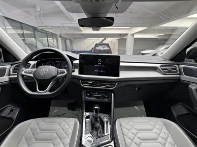 Volkswagen Tayron 2022, 34000 км, за 15883.53 USD - фото 9