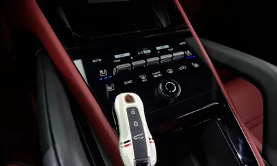 Porsche Cayenne 2024, 15065 км, за 91899.7 USD - фото 9