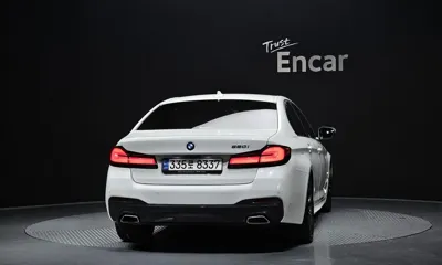BMW 5-Series 2021, 54641 км, за 24437.07 USD