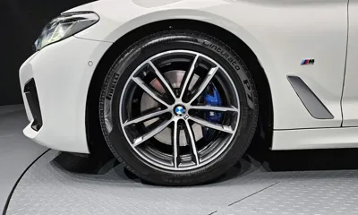 BMW 5-Series 2021, 54641 км, за 24437.07 USD