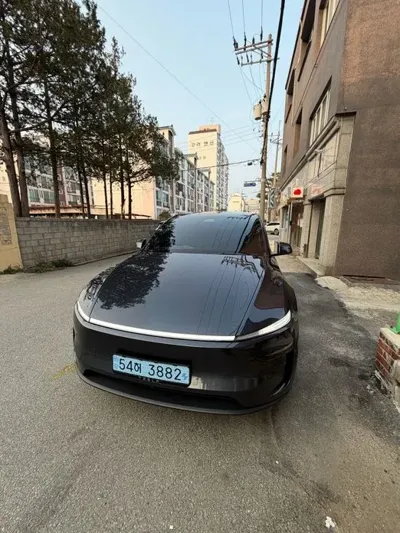 Tesla Model Y · 2025 год