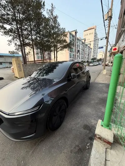 Tesla Model Y 2025, 5782 км, за 32308.38 USD