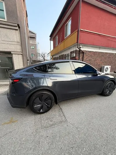 Tesla Model Y 2025, 5782 км, за 32308.38 USD