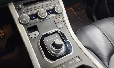 Land Rover Range Rover Evoque 2016, 126828 км, за 6345.85 USD - фото 9