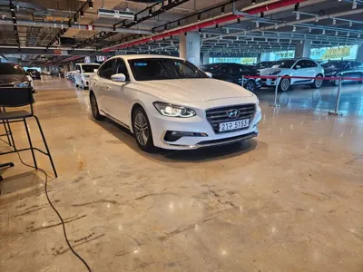 Hyundai Grandeur 2017, 194877 км, за 5710.91 USD