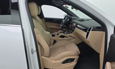 Porsche Cayenne 2023, 49138 км, за 58598.66 USD - фото 26