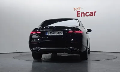 Mercedes-Benz E-Class 2021, 145875 км, за 17112.65 USD