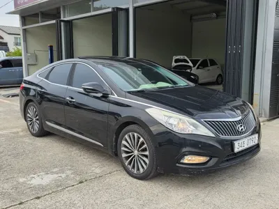 Hyundai Grandeur 2014, 227605 км, за 2927.4 USD